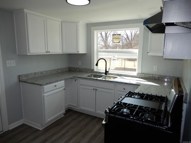 107 N Wilks, Mcrae, AR 72102