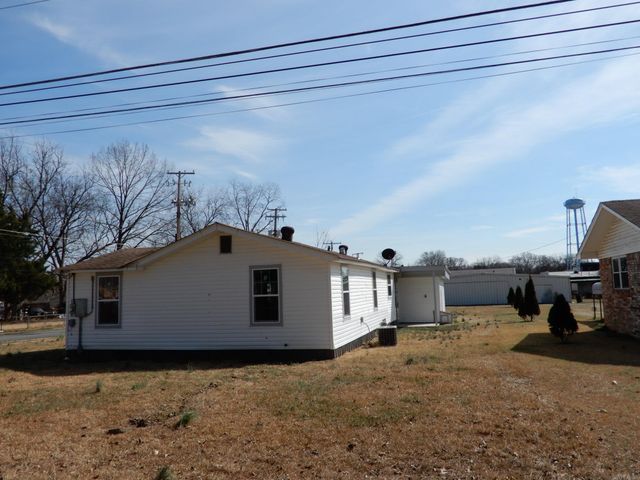 107 N Wilks, Mcrae, AR 72102