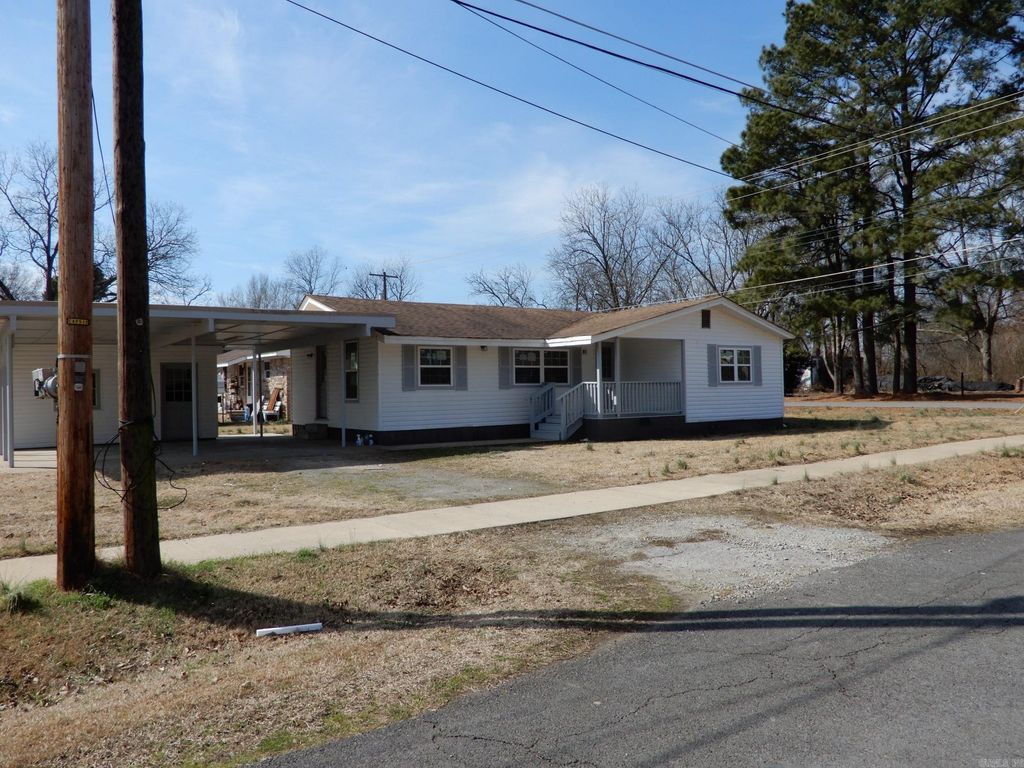 107 N Wilks, Mcrae, AR 72102