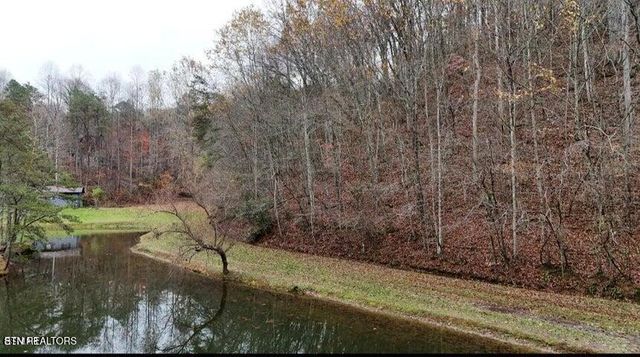 353 LakeView Dr, Sevierville, TN 37862
