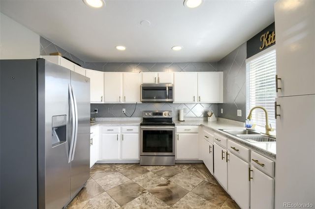 18646 E 42nd Avenue, Denver, CO 80249