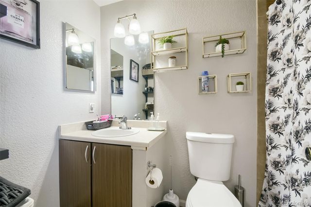 18646 E 42nd Avenue, Denver, CO 80249