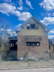 504 Chestnut St, Monessen, PA 15062