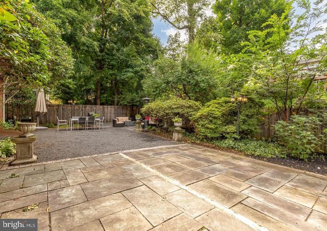 5910 GREENTREE RD, Bethesda, MD 20817