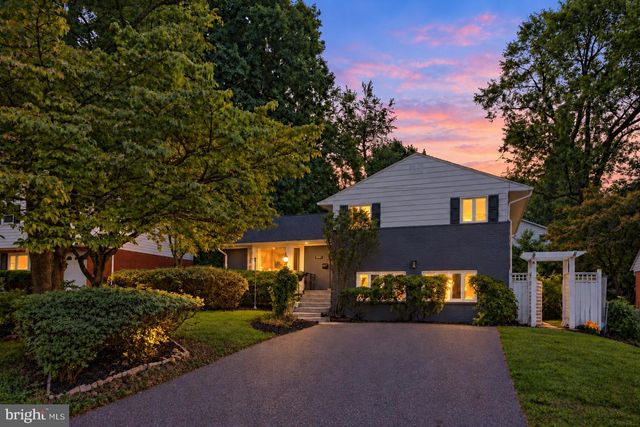 5910 GREENTREE RD, Bethesda, MD 20817