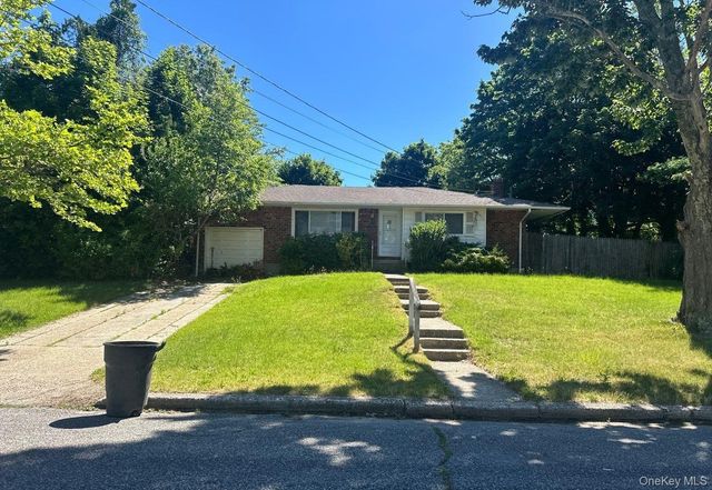 1533 Agate Street, Bay Shore, NY 11706