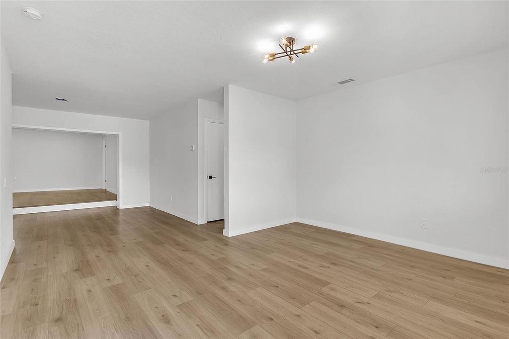 Image 13 of property listing at 1825 AARON AVENUE, Orlando, FL 32811