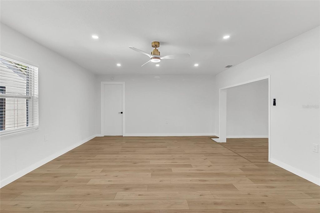 Image 19 of property listing at 1825 AARON AVENUE, Orlando, FL 32811