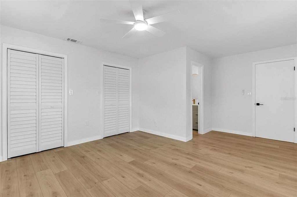 Image 21 of property listing at 1825 AARON AVENUE, Orlando, FL 32811