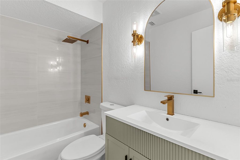 Image 22 of property listing at 1825 AARON AVENUE, Orlando, FL 32811