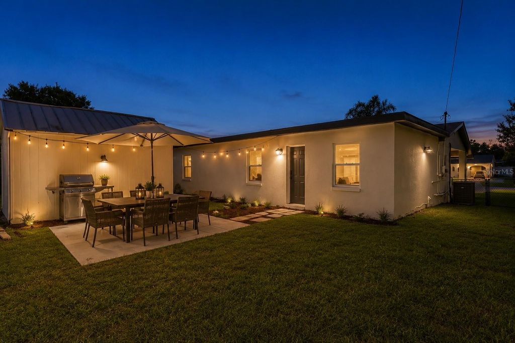 Image 25 of property listing at 1825 AARON AVENUE, Orlando, FL 32811