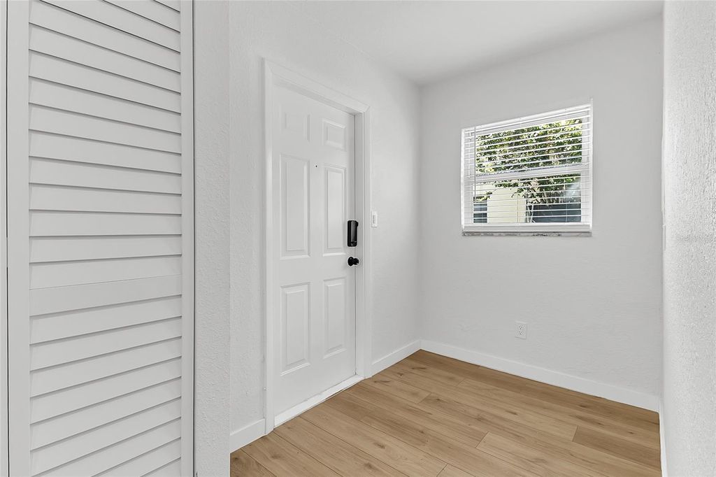 Image 7 of property listing at 1825 AARON AVENUE, Orlando, FL 32811