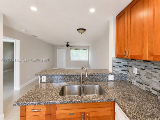 13215 NE 6th Ave 106, North Miami, FL 33161
