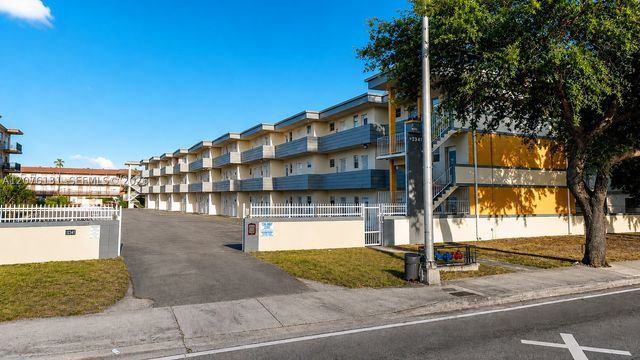 13215 NE 6th Ave 106, North Miami, FL 33161