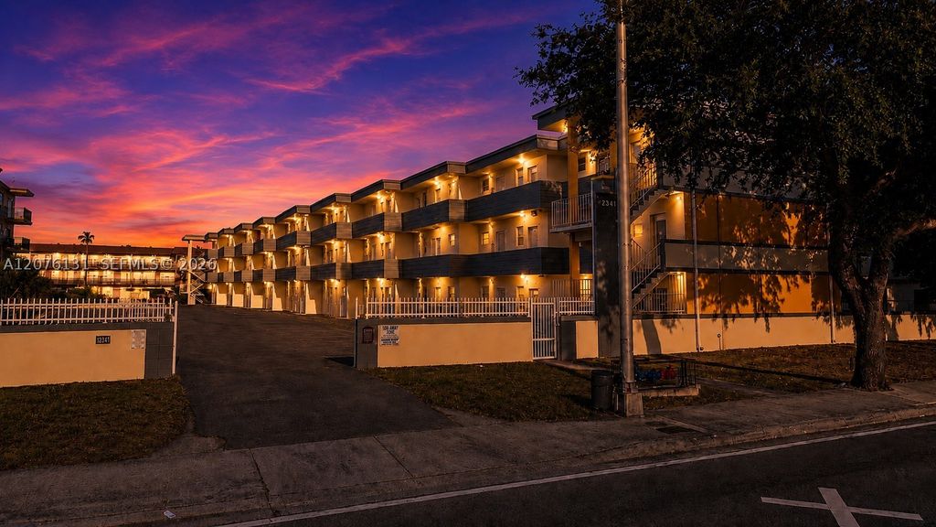 13215 NE 6th Ave 106, North Miami, FL 33161