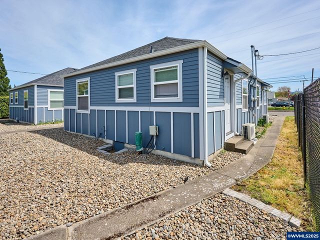 178 S Main St St, Lebanon, OR 97355