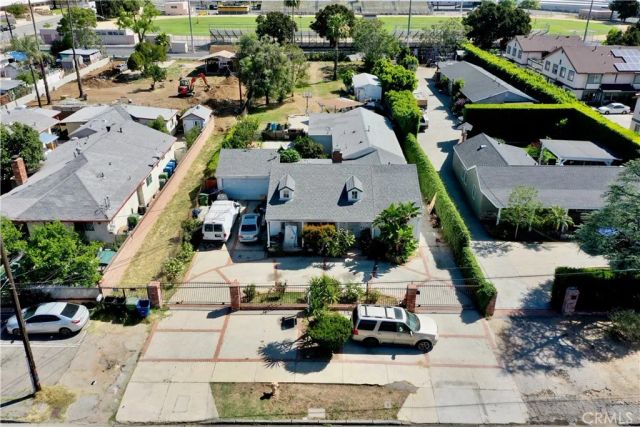 10918 Laurel Canyon, San Fernando, CA 91340