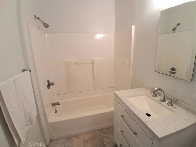 10918 Laurel Canyon, San Fernando, CA 91340
