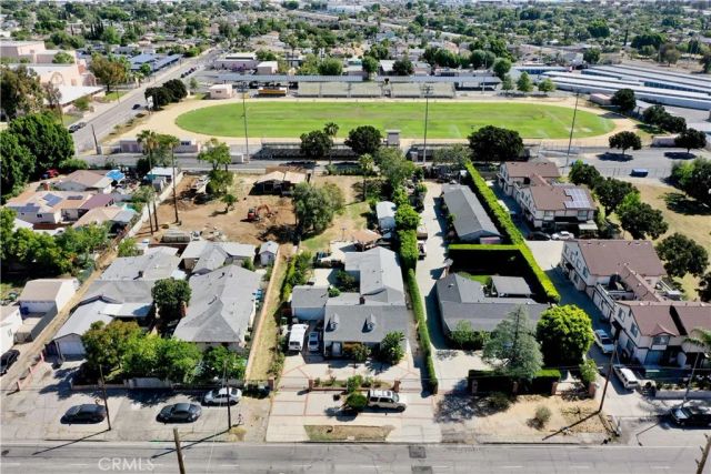 10918 Laurel Canyon, San Fernando, CA 91340