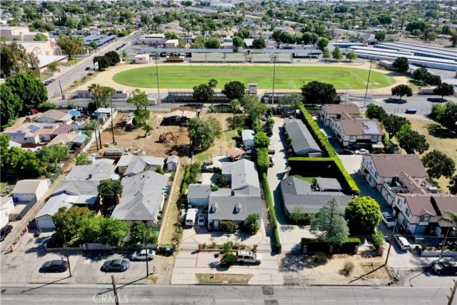 10918 Laurel Canyon, San Fernando, CA 91340