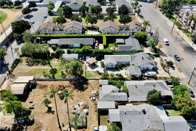 10918 Laurel Canyon, San Fernando, CA 91340