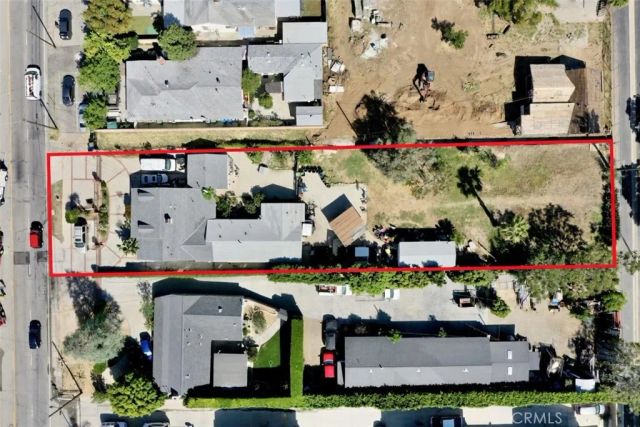 10918 Laurel Canyon, San Fernando, CA 91340
