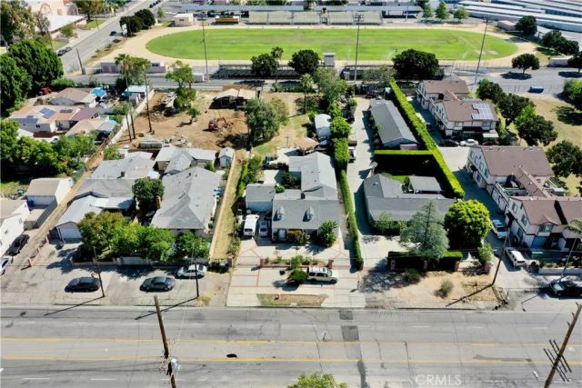 10918 Laurel Canyon, San Fernando, CA 91340