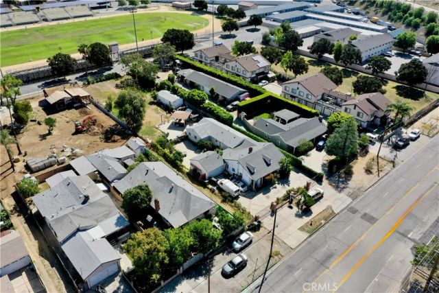 10918 Laurel Canyon, San Fernando, CA 91340