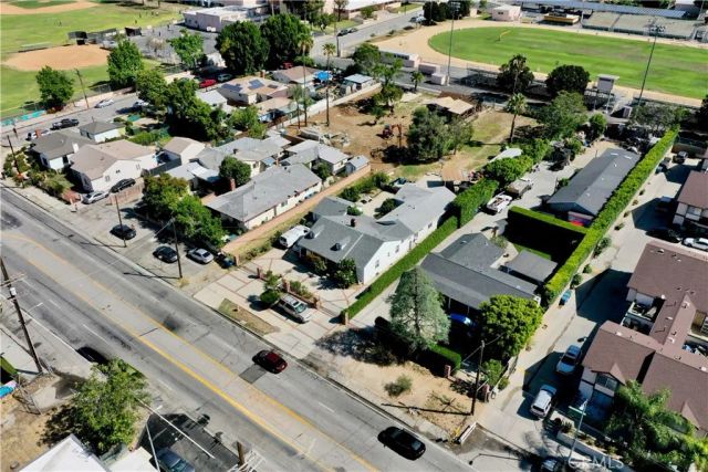10918 Laurel Canyon, San Fernando, CA 91340