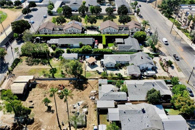 10918 Laurel Canyon, San Fernando, CA 91340