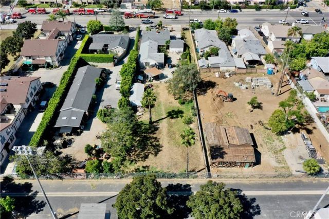 10918 Laurel Canyon, San Fernando, CA 91340