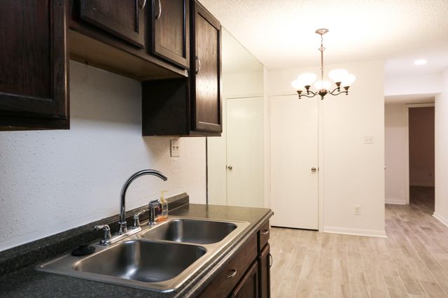 2750 Holly Hall Street 303, Houston, TX 77054