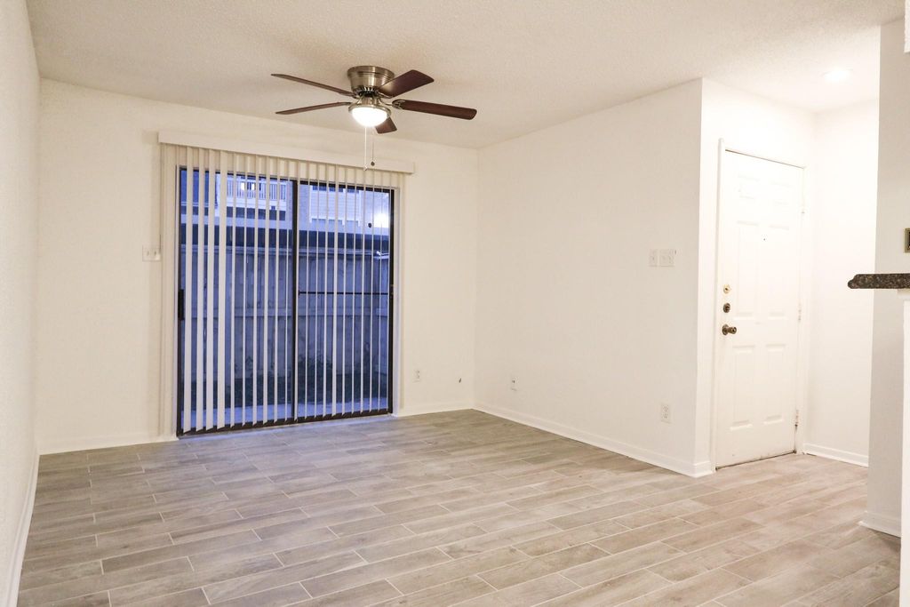 2750 Holly Hall Street 303, Houston, TX 77054