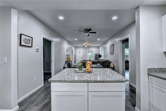 1233 OAKLAND SW Drive, Atlanta, GA 30310