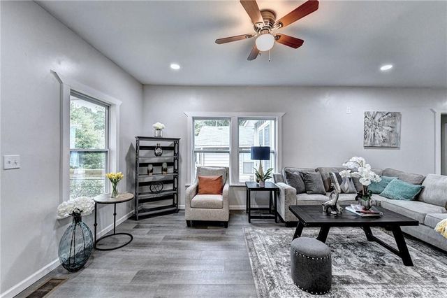 1233 OAKLAND SW Drive, Atlanta, GA 30310