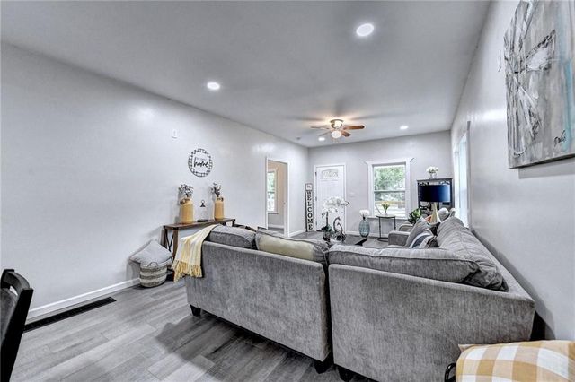 1233 OAKLAND SW Drive, Atlanta, GA 30310