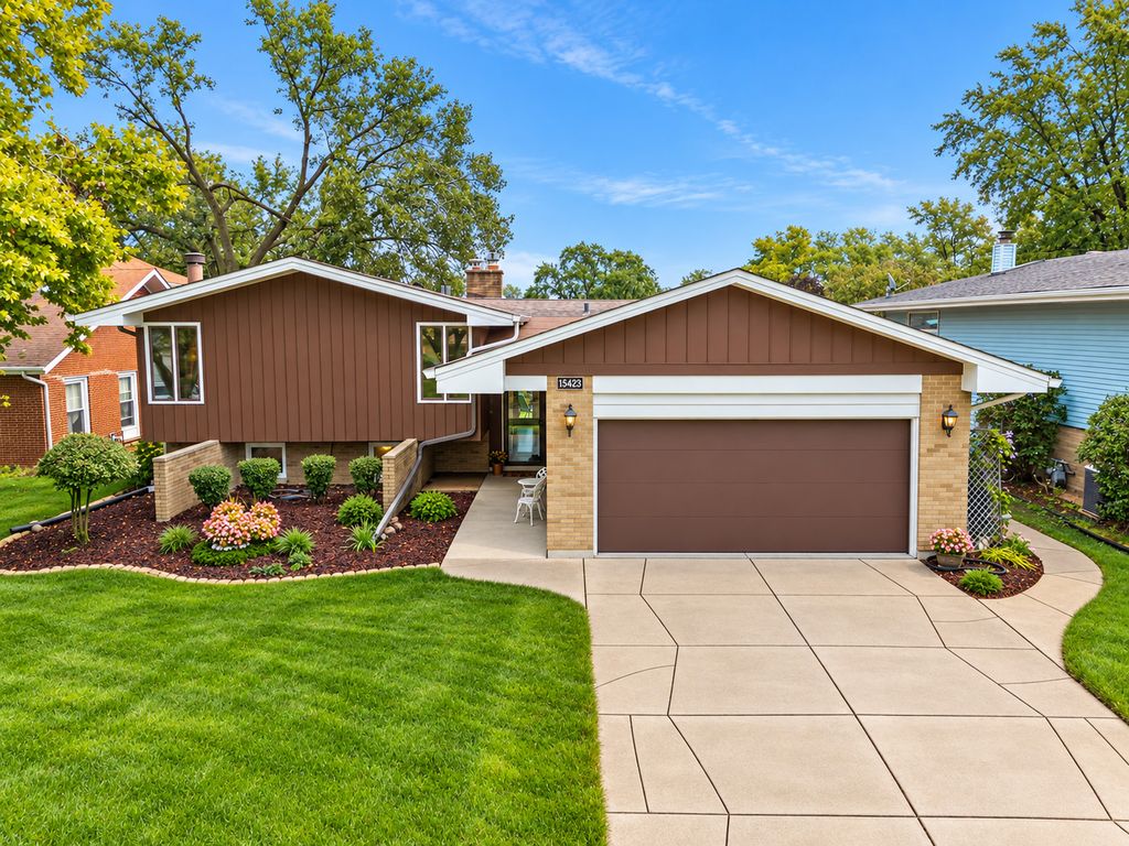 15423 Michaele Drive, Oak Forest, IL 60452 — exterior
