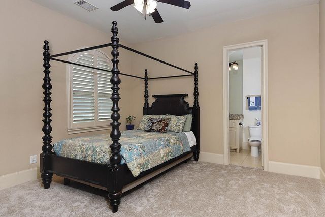 105 Larkhaven Drive, Montgomery, TX 77316