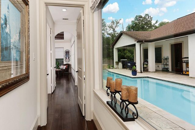 105 Larkhaven Drive, Montgomery, TX 77316