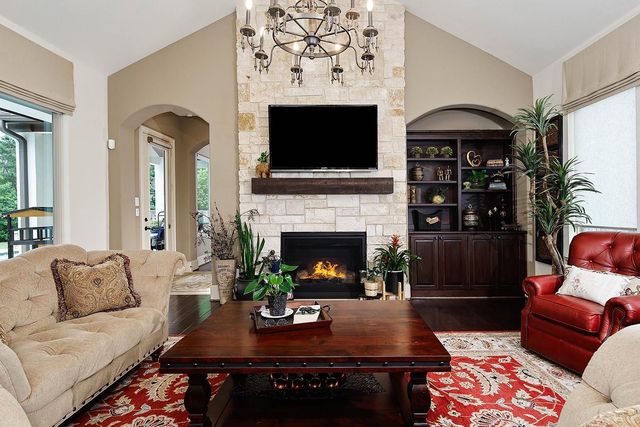 105 Larkhaven Drive, Montgomery, TX 77316