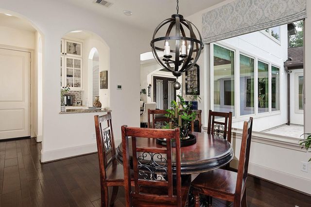 105 Larkhaven Drive, Montgomery, TX 77316