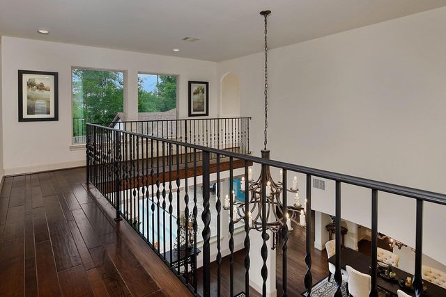 105 Larkhaven Drive, Montgomery, TX 77316