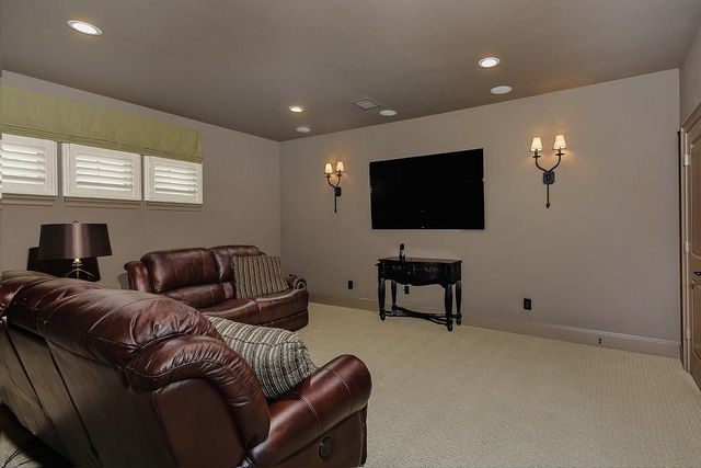 105 Larkhaven Drive, Montgomery, TX 77316