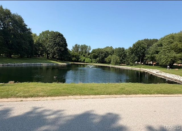 70 S Meadow Lane, Glen Carbon, IL 62034