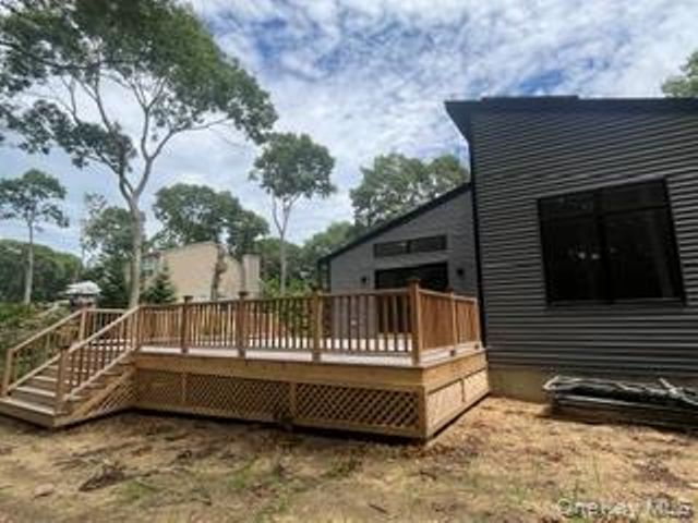 17 Bittersweet Avenue, Hampton Bays, NY 11946