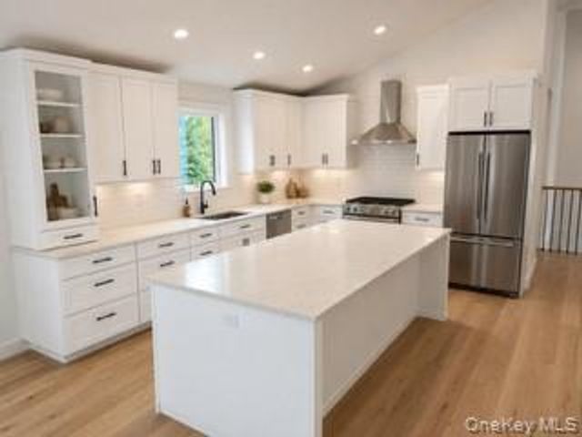 17 Bittersweet Avenue, Hampton Bays, NY 11946