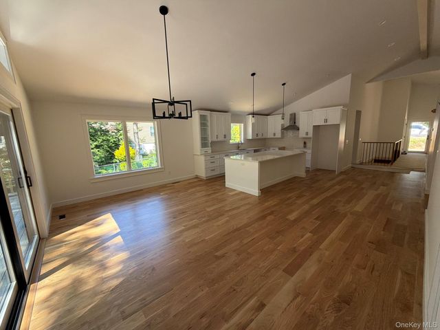17 Bittersweet Avenue, Hampton Bays, NY 11946