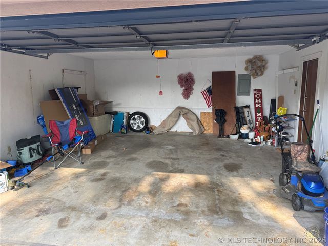 1919 Parkway Circle, Durant, OK 74701