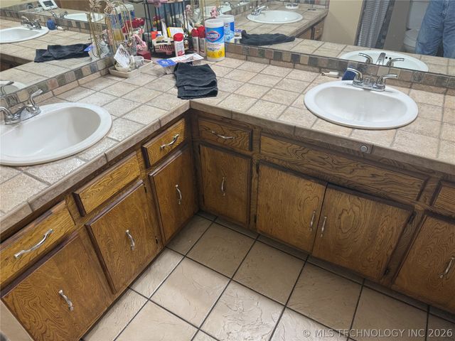 1919 Parkway Circle, Durant, OK 74701