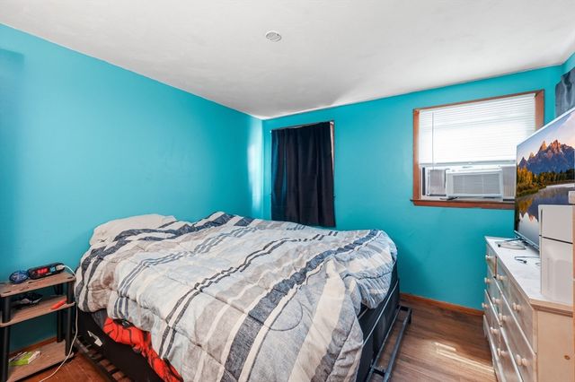 75 Knollwood St, Springfield, MA 01104